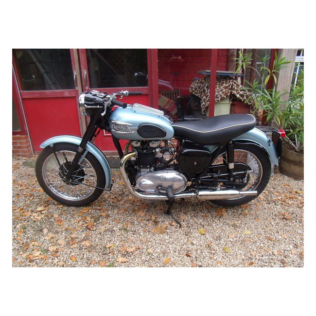 Triumph T 110