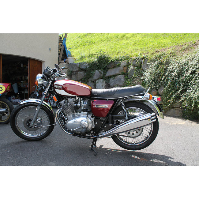 Triumph T 160