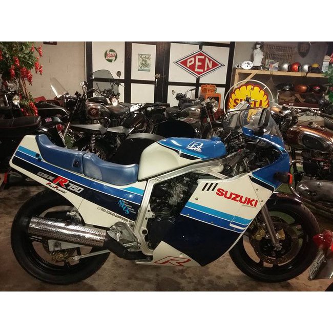 Suzuki GSXR 85