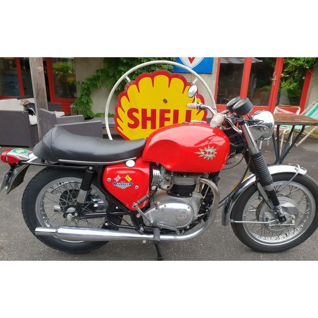 BSA A 65 Spitfire réplica