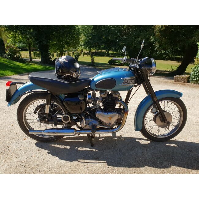 Triumph T110