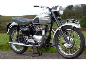 Triumph T 110