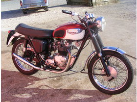 Triumph T100 SS