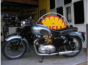 Triumph T 110