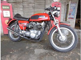 Triumph Trident