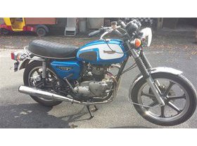 Triumph T 140 D