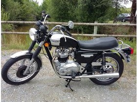  Triumph T 140