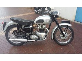 Triumph T 110
