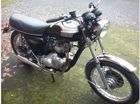 Triumph T 140