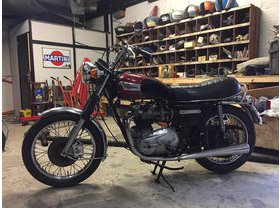 Triumph T 140