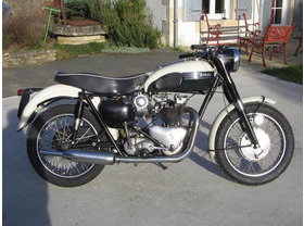 Triumph T 110