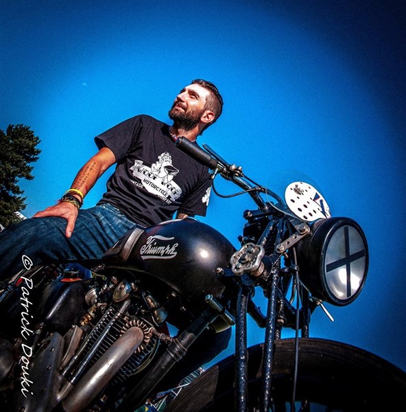 http://www.hound-motorcycle.com/s/33022_tee-shirts