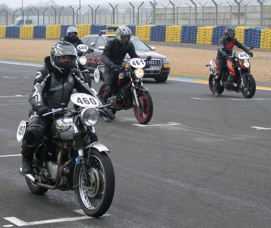 Le d&eacute;part sur le circuit Carole